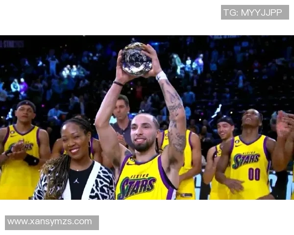 杰登艾维的篮球之路：从新秀到未来明星的成长历程